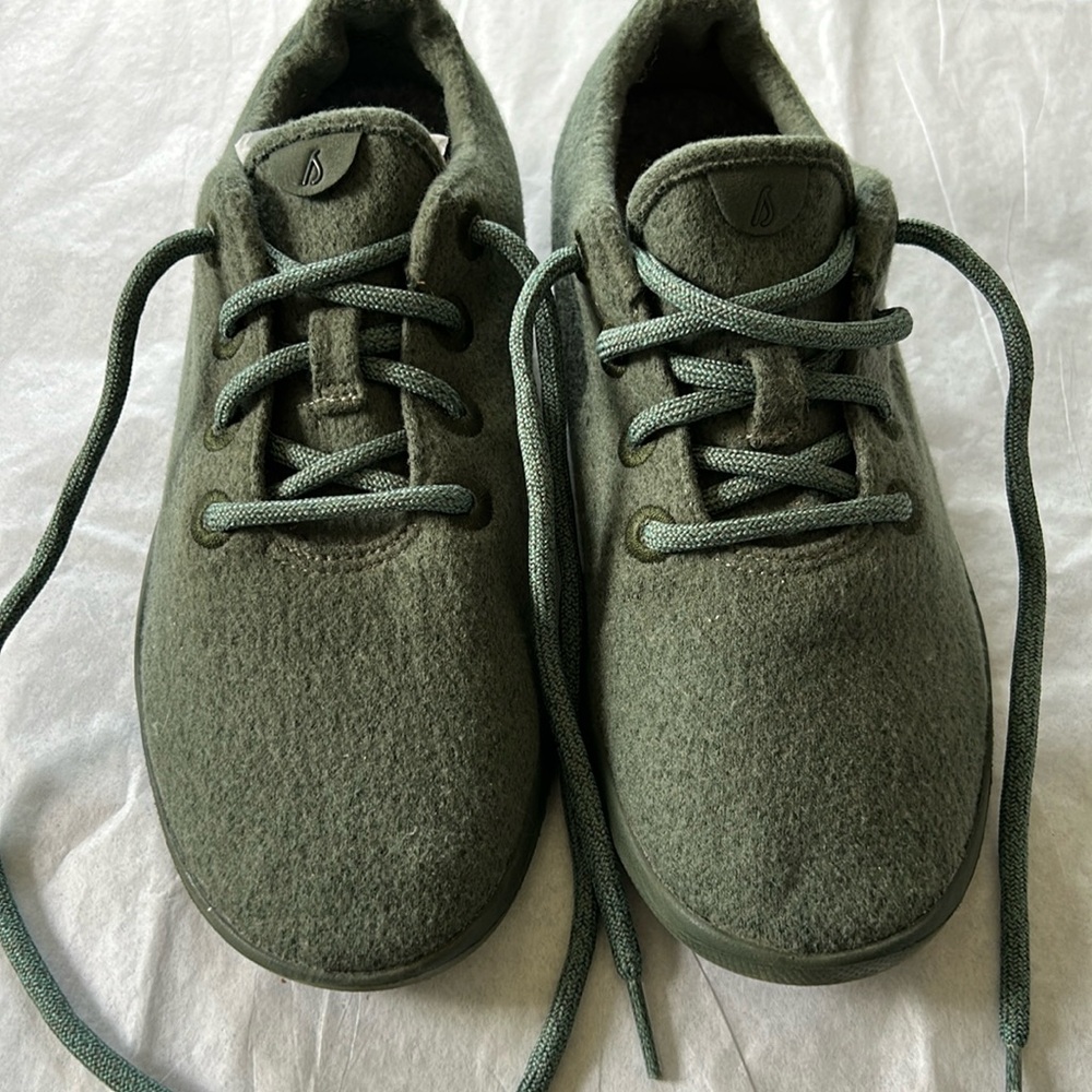 Green Allbird wool runners women’s size 8 - Great condition